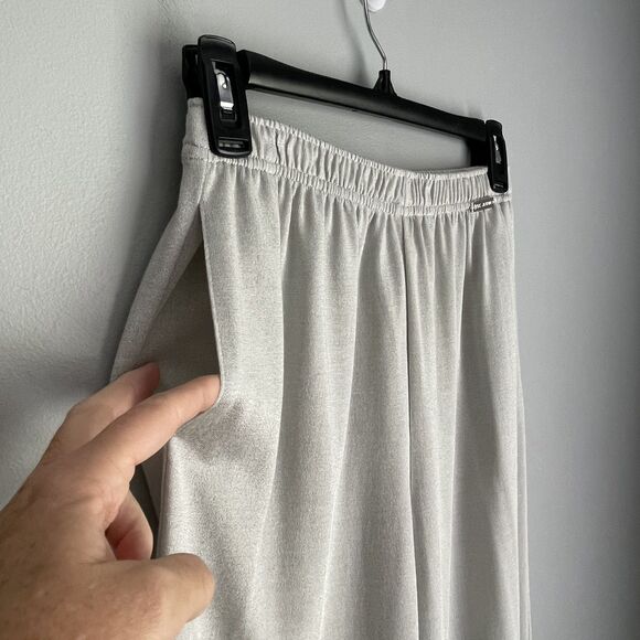 St. John Sport by Marie Gray Pants Size P /US 2 Pale Gray Metalic Sheen Pockets - Picture 9 of 16